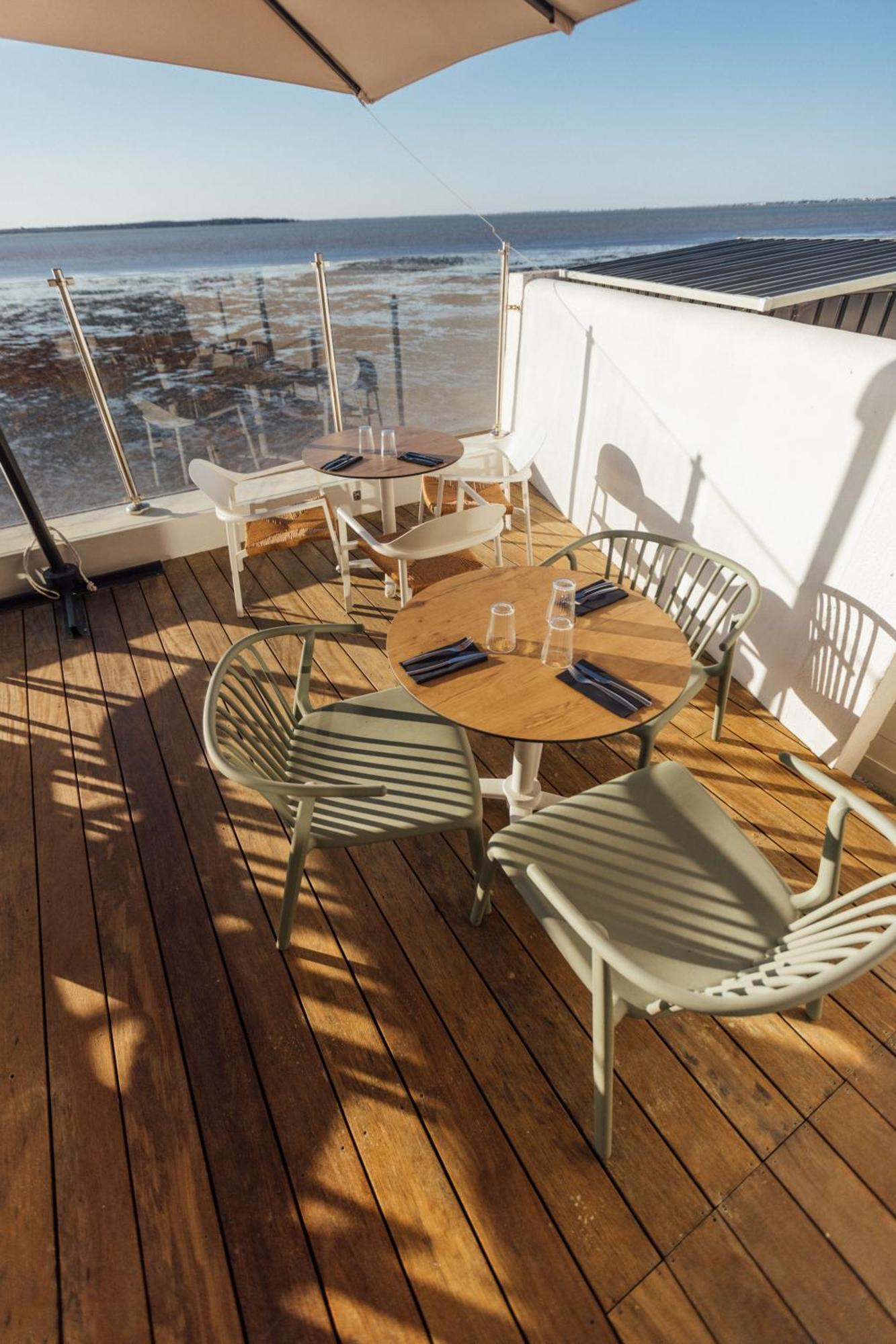 Beach Hotel - Le Grand Chalet Ронс-ле-Бен Экстерьер фото